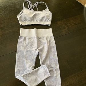 Fabletics XS gym outfit.